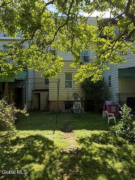 5th image of 233 2nd Street