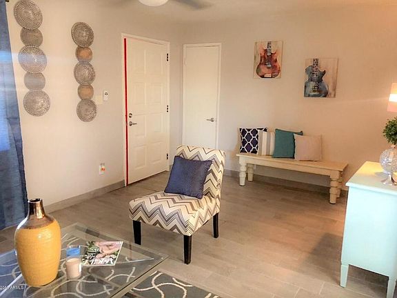 5th image of 3007 E Grovers Ave