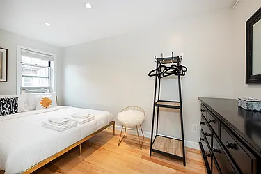 Rented by R New York