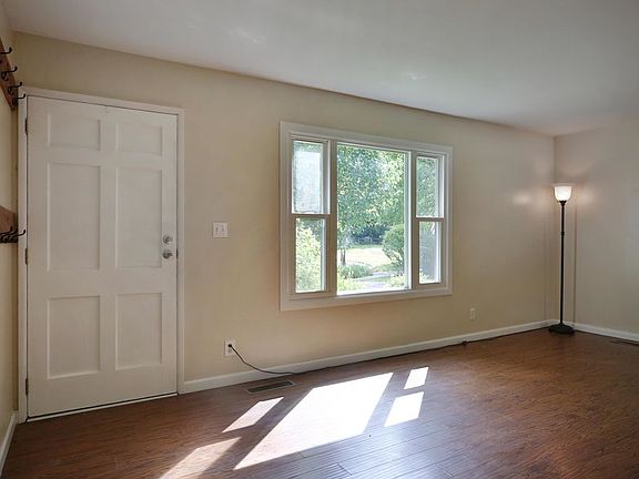 4th image of 7475 Saratoga Ct