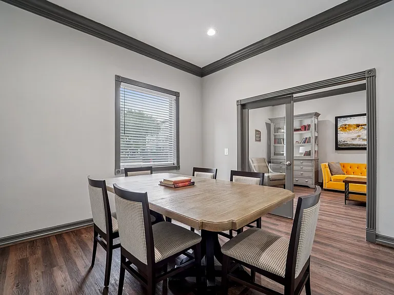 Milano Apartments — Photo 14