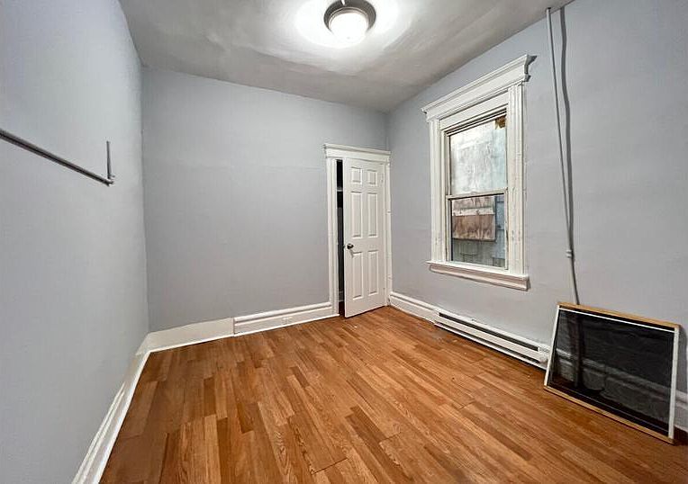 2nd image of 634 Grove St #3AA