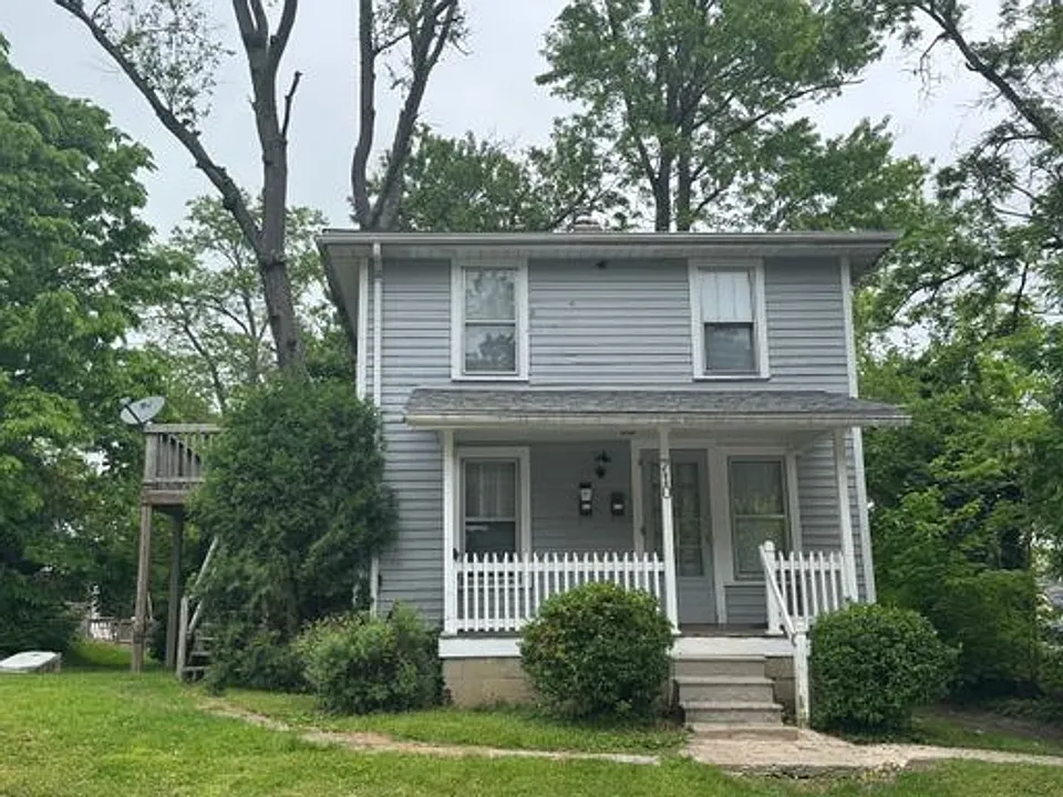 710 N Lincoln