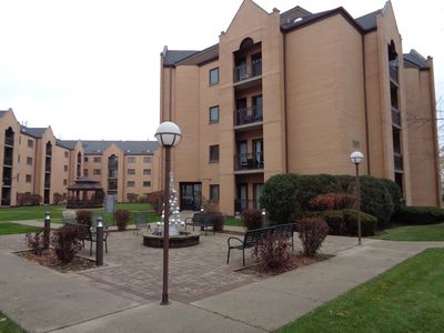 7400 W Lawrence Ave Unit 229, Harwood Heights, IL, 60706