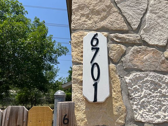 2nd image of 6701 Brothers Ln