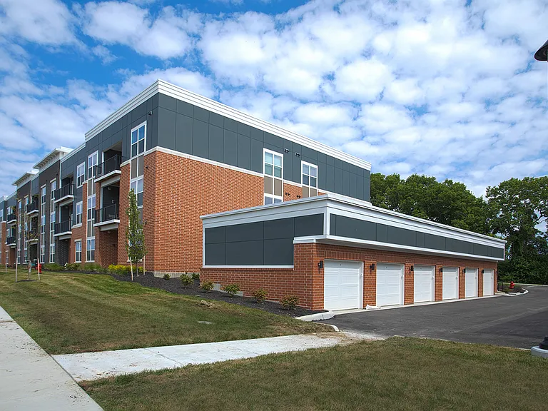 Relay 129 Apartments & Townhomes — Photo 48