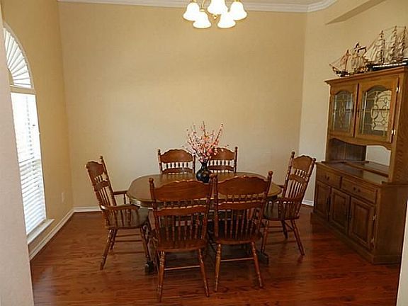 Formal Dining
