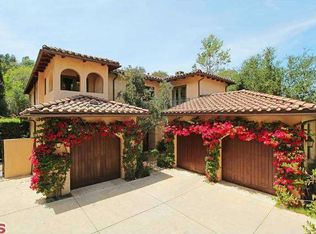 3043 Ellington Dr, Hollywood, CA 90068