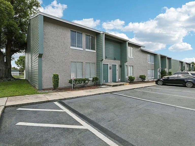 Winford Place Apartments — Photo 44