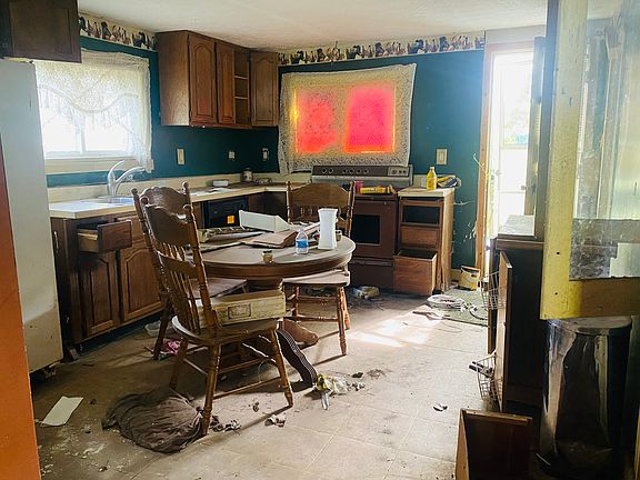 4th image of 9512 N Wheeling Ave