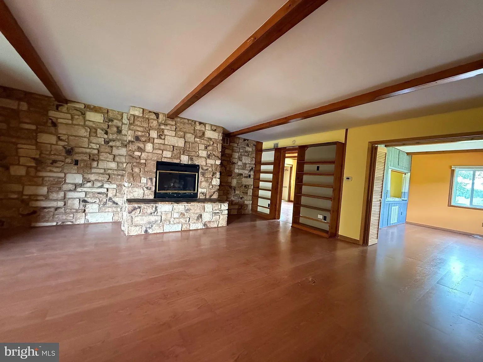 2 bed, 1.5 bath, 1500 sqft, $1,700 — Photo 3