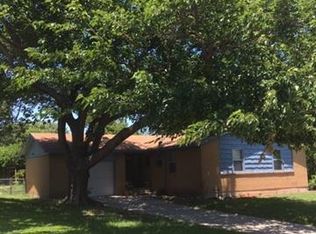 7904 Chaparral Dr, White Settlement, TX 76108