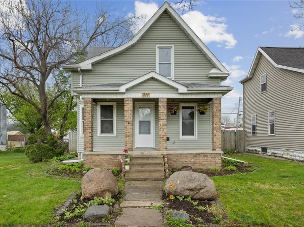 711 7th St SW, Cedar Rapids, IA 52404