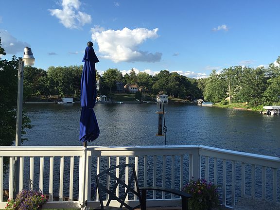 4th image of 382 Oak Ln