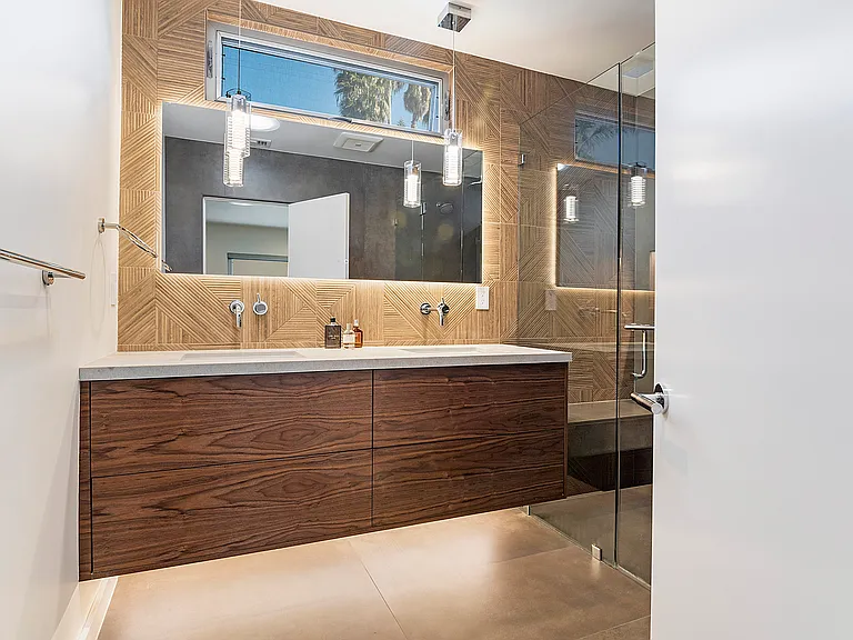 6561 Lasaine Ave — Photo 30