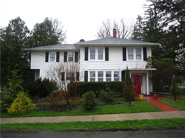1st image of 798 Liberty St