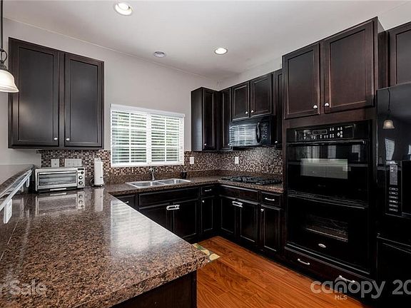 4th image of 10433 Kempsford Dr
