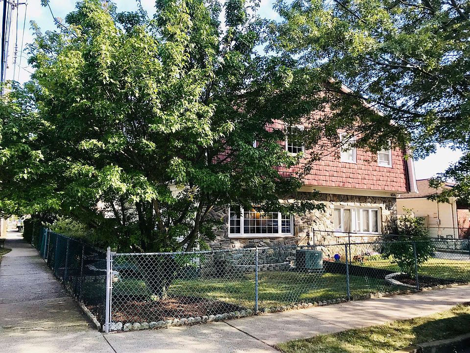 1st image of 452 Mason Ave