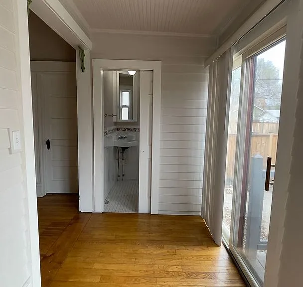 1011A N Corona St — Photo 35