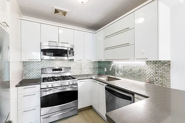 Sold by Berkshire Hathaway HomeServices New York Properties | media 4