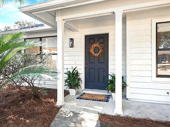 3rd image of 1506 E Crossing Ln