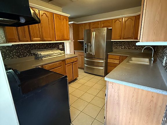 2nd image of 3725 W Lynwood Dr