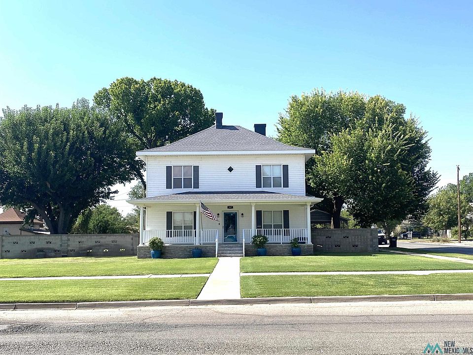1st image of 307 W Grand Ave