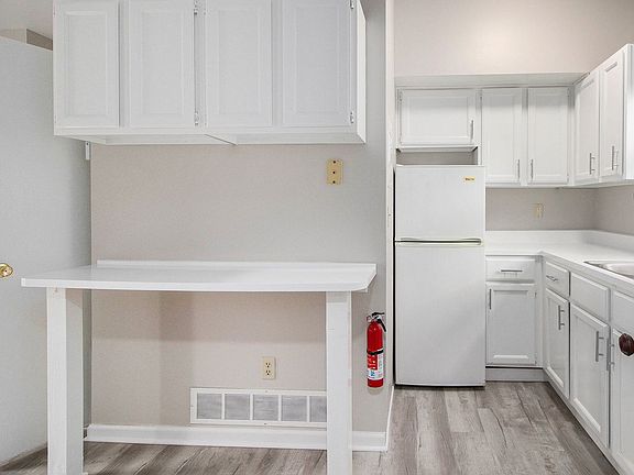 4th image of 940 W Lovell St APT 1