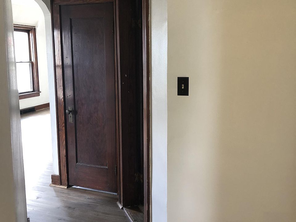 Entryway into apartment