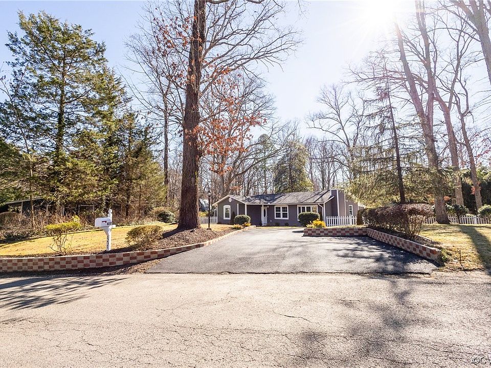 1st image of 8237 Robert Bruce Dr
