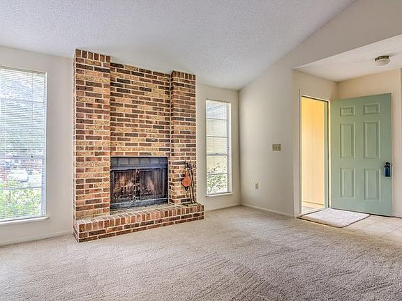 3rd image of 416 Mondra Ct