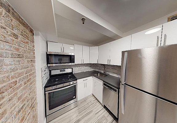 5th image of 66 Pearl St APT 502