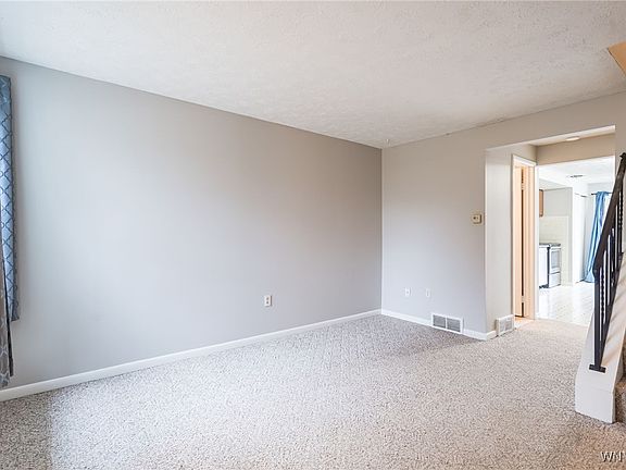 3rd image of 162 Parkwood Ln