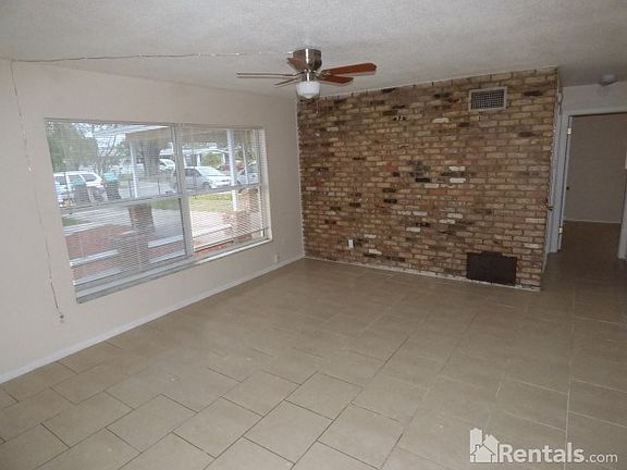 5th image of 852 Black Oak Ct