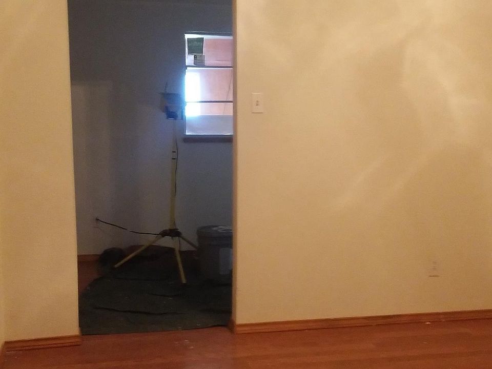 1st image of 205 W Argyle St