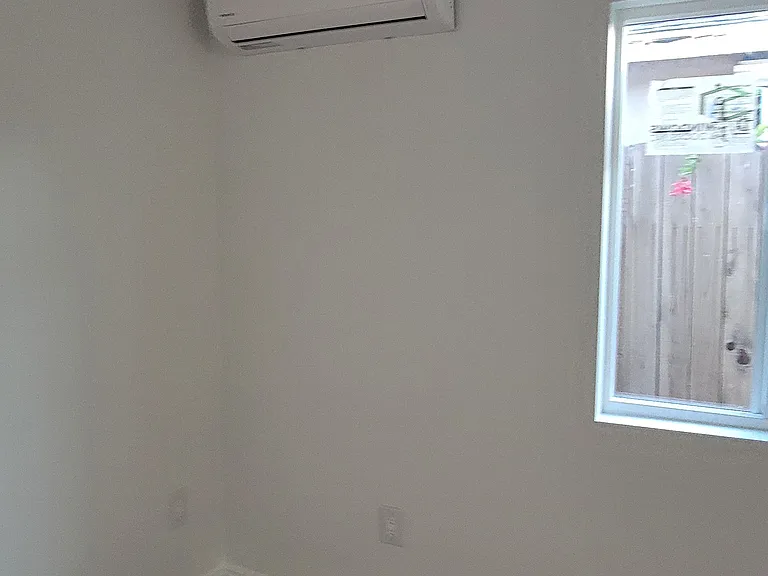 424 W Poplar St #C — Photo 14