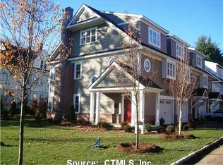 1092 E Farmington Ave UNIT E, West Hartford, CT 06107
