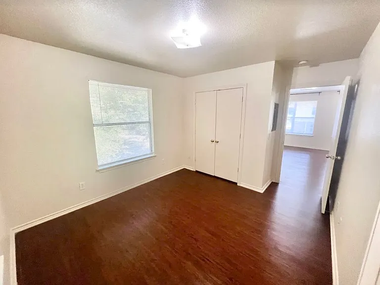 932 Fannin St — Photo 5