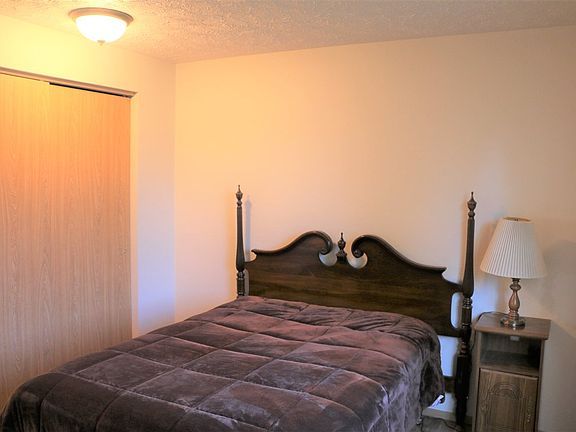 5th image of 934 E Calkins Dr #934