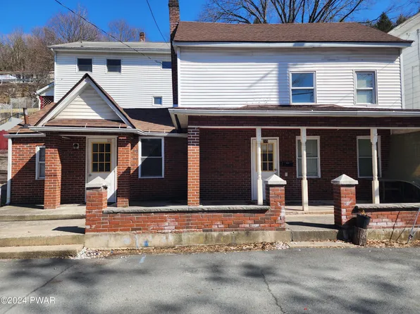 215 Riverside Dr, Honesdale, PA 18431
