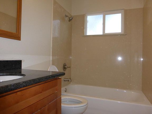 5th image of 1642 Queen Charlotte Dr APT 1