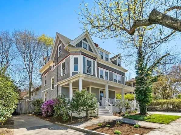 46 Braeland Ave Unit 46, Newton Center, MA 02459