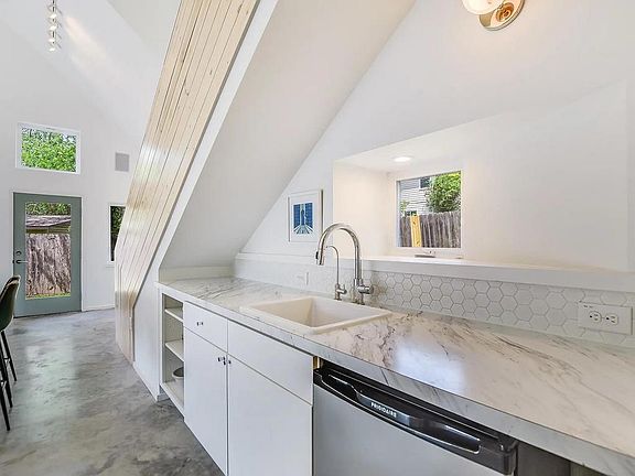 5th image of 1808 Forest Hill Dr #B