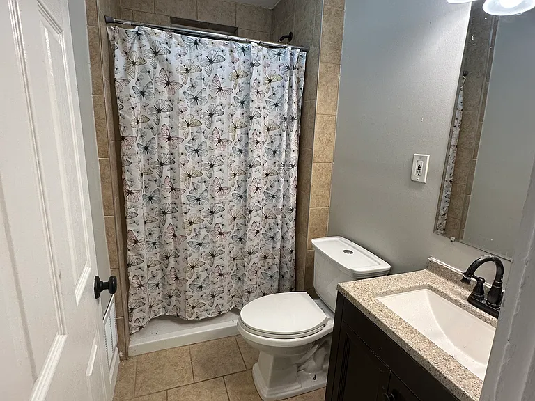 3304 Chippewa St #4 — Photo 8