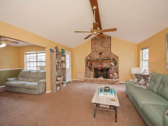 5th image of 320 Dawn Ln