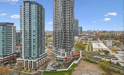 25 Wellington St S Photo 1