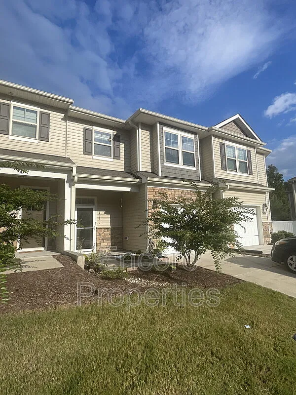 3 bed, 2.5 bath, 1861 sqft, $2,000 — Photo 2
