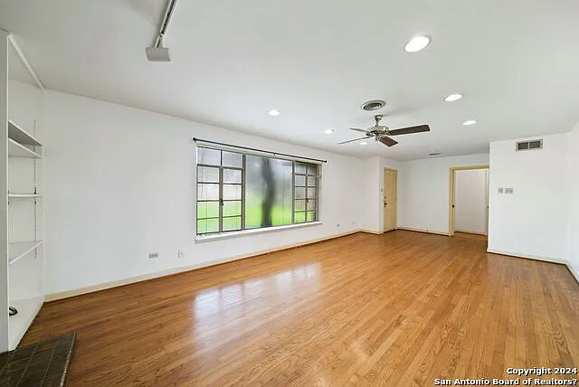 112 Sunway Dr — Photo 5