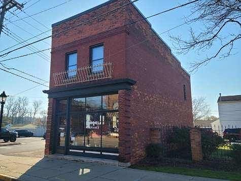 1st image of 422 Mill St