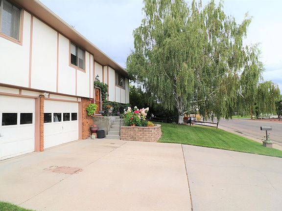 4th image of 1822 Edwards Dr